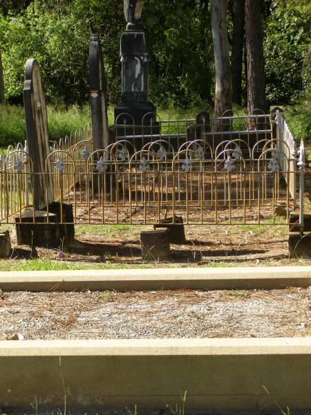 Lawnton cemetery, Pine Rivers Shire  | 