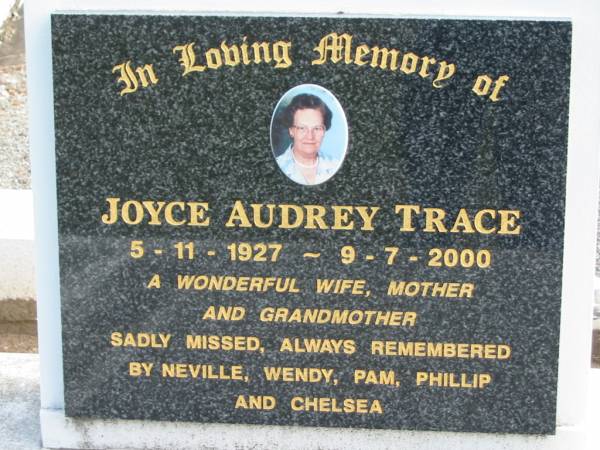 Joyce Audrey TRACE, 5-11-1927 - 9-7-2000, wife mother grandmother,  | Logan Village Cemetery, Beaudesert  | 
