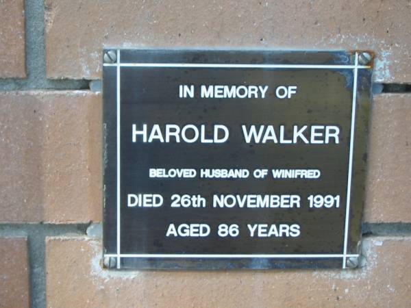 Harold WALKER husband of Winifred, died 26 Nov 1991 aged 86 years;  | Logan Village Cemetery, Beaudesert  | 