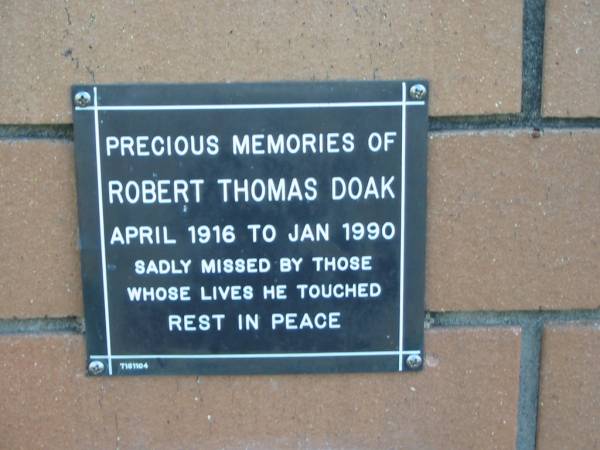 Robert Thomas DOAK, April 1916 - Jan 1990;  | Logan Village Cemetery, Beaudesert  | 