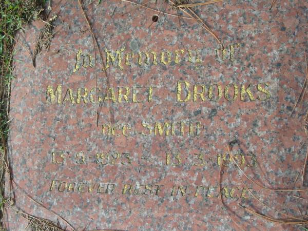 Margaret BROOKS nee SMITH, 13-5-1923 - 13-3-1993;  | Logan Village Cemetery, Beaudesert Shire  | 