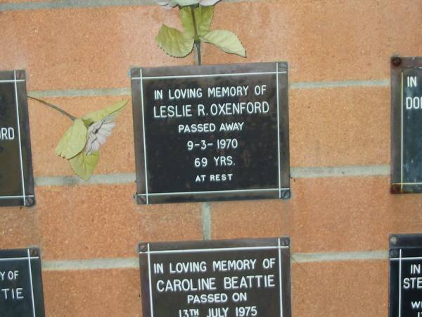 Leslie R. OXENFORD,  | died 9-3-1970 aged 69 years;  | Lower Coomera cemetery, Gold Coast  | 