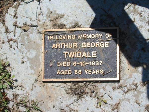 Arthur George TWIDALE  | 6 Oct 1937, aged 68  | Lowood General Cemetery  | 