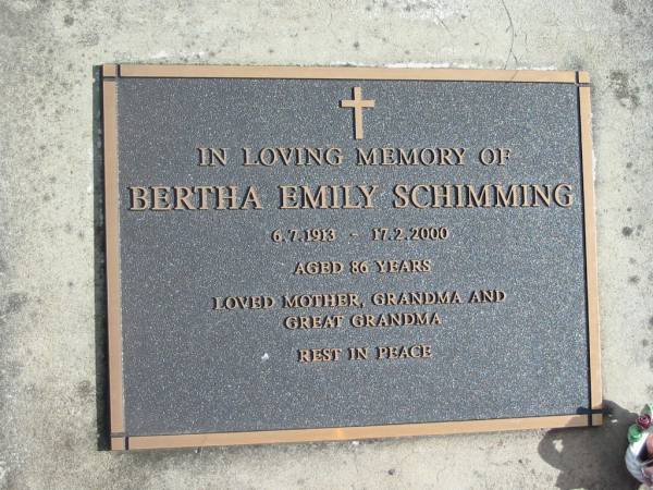 Bertha Emily SCHIMMING, 6-7-1913 - 17-2-2000 aged 86 years, mother grandma great-grandma;  | Lowood Trinity Lutheran Cemetery (St Mark's Section), Esk Shire  | 