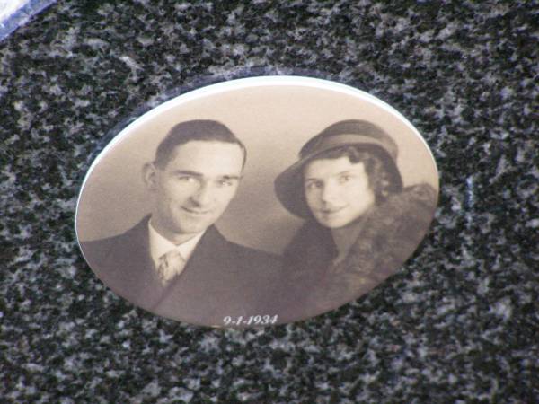Ernest John HOWDEN,  | husband father grandad great-grandad,  | 22-1-1903 - 14-8-1997;  | Daisy Maud HOWDEN,  | wife mother nana great-nana,  | 17-12-1905 -6-3-1999;  | married 9-1-1934;  | Ma Ma Creek Anglican Cemetery, Gatton shire  | 