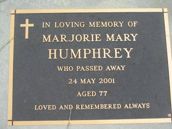 Marjorie Mary HUMPHREY,  | died 24 May 2001 aged 77;  | Maclean cemetery, Beaudesert Shire  | 