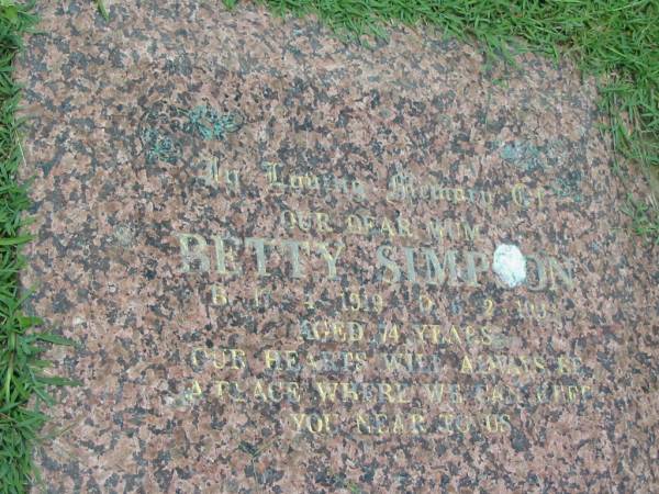 Betty SIMPSON,  | born 17-4-1919 died 6-2-1993 aged 74 years;  | Maclean cemetery, Beaudesert Shire  | 