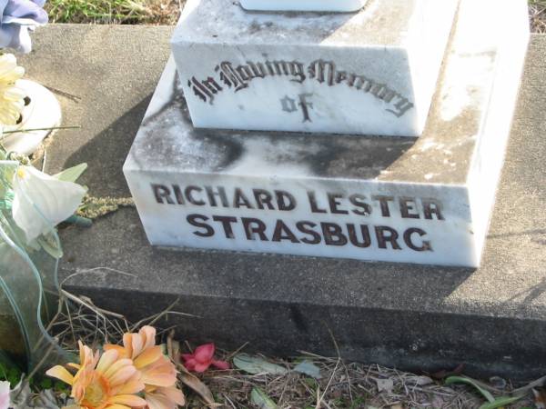 Richard Lester STRASBURG;  | Marburg Lutheran Cemetery, Ipswich  | 