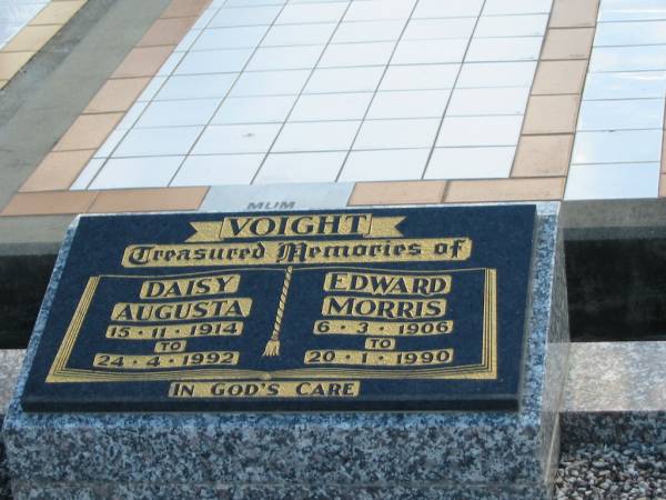 VOIGHT;  | Daisy Augusta, 15-11-1914 - 24-4-1992;  | Edward Morris, 6-3-1906 - 20-1-1990;  | Marburg Lutheran Cemetery, Ipswich  | 