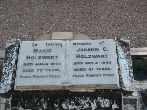 Marie HOLZWART,  | died 6 Aug 1946 aged 79 years;  | Johann C. HOLZWART,  | died 2 Sept 1943 aged 81 years;  | Marburg Lutheran Cemetery, Ipswich  | 