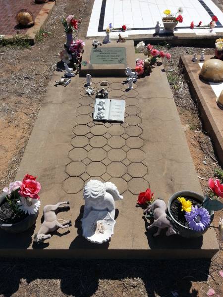 Kenrick John O'TOOLE (chook)  | b: 19-Dec-1920  | d: 29-Apr-1986  |   | Meandarra cemetery  | Copyright Dr Matt Barton  | 