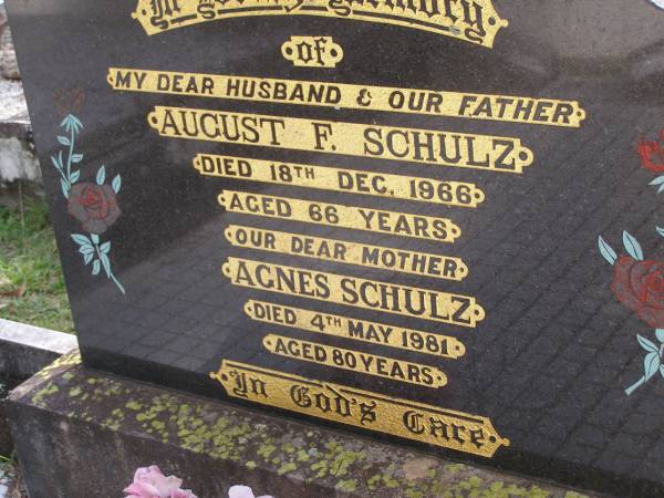 August F. SCHULZ, husband father,  | died 18 Dec 1966 aged 66 years;  | Agnes SCHULZ, mother,  | died 4 May 1981 aged 80 years;  | Minden Baptist, Esk Shire  | 