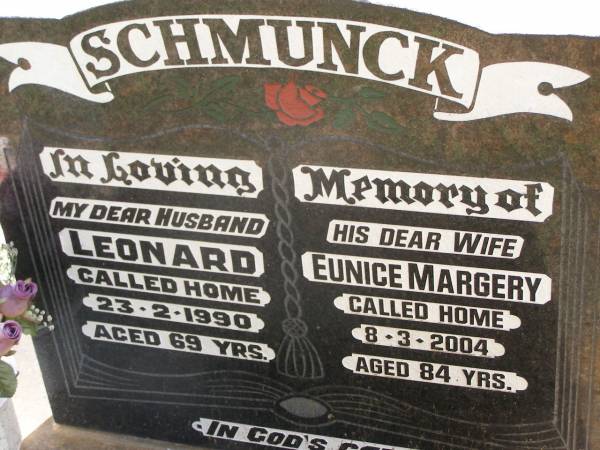 Leonard SCHMUNCK,  | died 23-2-1990 aged 69 years;  | Eunice Margery SCHMUNCK,  | died 8-3-2004 aged 84 years;  | Minden Baptist, Esk Shire  | 