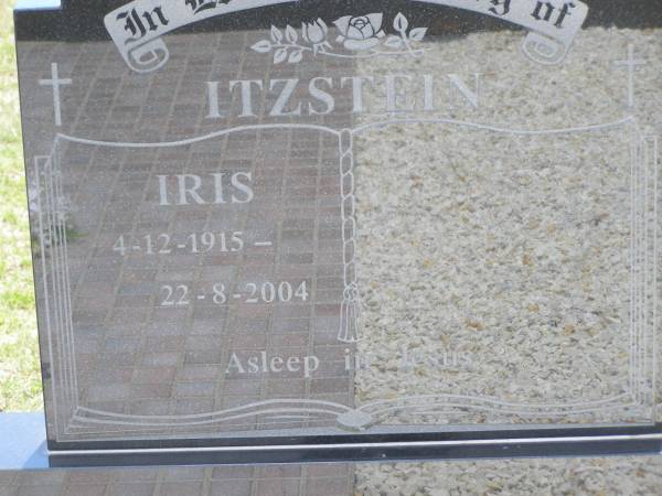 Iris ITZSTEIN,  | 4-12-1915 - 22-8-2004;  | Minden Zion Lutheran Church Cemetery  | 