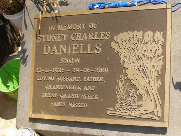 Sydney Charles (Snow) DANIELLS,  | 23-11-1926 - 29-06-2001,  | husband father grandfather great-grandfather;  | Moore-Linville general cemetery, Esk Shire  | 