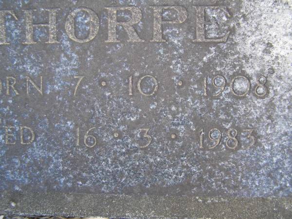 Harry Kenny THORPE,  | born 28-3-1905,  | died 1-9-1983;  | Edith Jean THORPE,  | born 7-10-1908,  | died 16-3-1983;  | Mudgeeraba cemetery, City of Gold Coast  | 