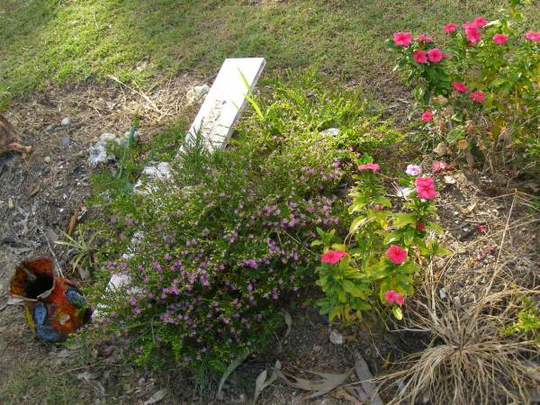 Mario OGRAZDEN,  | 1951 - 2002,  | remembered by mother & family;  | Mudgeeraba cemetery, City of Gold Coast  | 