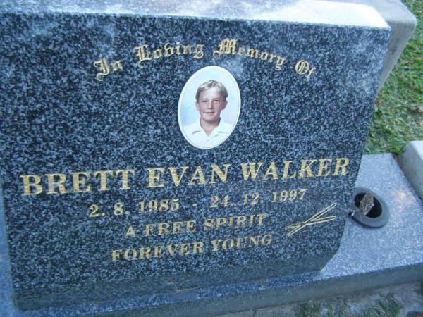 Brett Evan WALKER,  | 2-8-1985 - 24-12-1997;  | Mudgeeraba cemetery, City of Gold Coast  | 