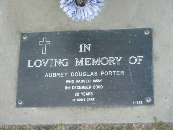 Aubrey Douglas PORTER,  | died 8 Dec 2000 aged 82 years;  | Mudgeeraba cemetery, City of Gold Coast  | 