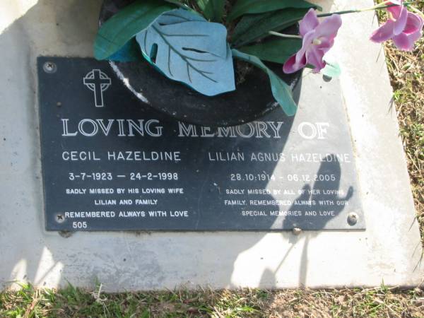 Cecil HAZELDINE,  | 3-7-1923 - 24-2-1998,  | wife Lilian;  | Lilian Agnus HAZELDINE,  | 28-10-1914 - 06-12-2005;  | Mudgeeraba cemetery, City of Gold Coast  | 