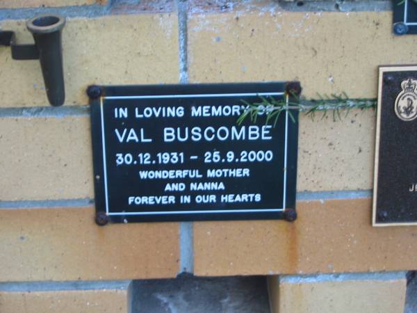 Val BUSCOMBE,  | 30-12-1931 - 25-9-200  | mother nanna;  | Mudgeeraba cemetery, City of Gold Coast  | 