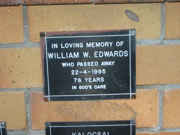 William W. EDWARDS,  | died 22-4-1995 aged 76 years;  | Mudgeeraba cemetery, City of Gold Coast  | 