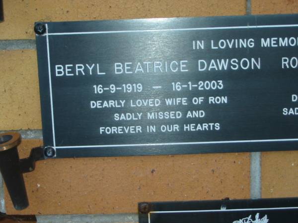 Beryl Beatrice DAWSON,  | 16-9-1919 - 16-1-2003,  | wife of Ron;  | Ronald (Smokey) DAWSON,  | 22-9-1922 - 24-8-2007,  | husband of Beryl;  | Mudgeeraba cemetery, City of Gold Coast  | 