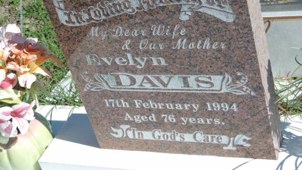 Evelyn DAVIS  | d: 17 Feb 1994 aged 76  |   | Mulgildie Cemetery, North Burnett Region  |   | 