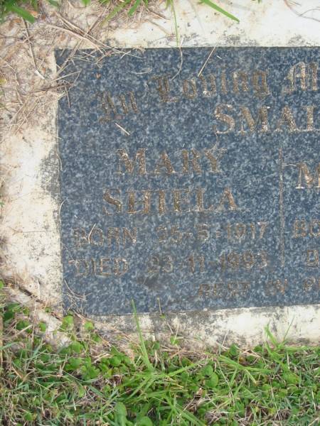 Mary Shiela SMALL,  | born 25-6-1917,  | died 23-11-1993;  | Maxwell SMALL,  | born 24-11-1915,  | died 8-8-1967;  | Murwillumbah Catholic Cemetery, New South Wales  | 