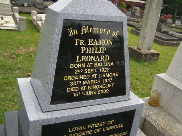 Eamon LEONARD,  | born Ballina 2 Sept 1922,  | died Kingscliffe 15 June 2009;  | Murwillumbah Catholic Cemetery, New South Wales  | 