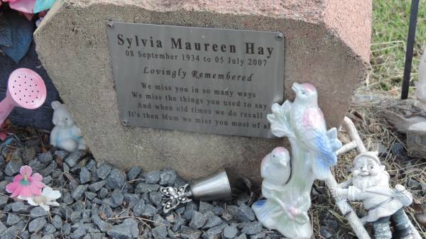 Leslie Wilson HAY  | b: 4 Aug 1919  | d: 4 Mar 2003  |   | Sylvia Maureen HAY  | b: 8 Sep 1934  | d: 5 Jul 2007  |   | Peak Downs Memorial Cemetery / Capella Cemetery  | 