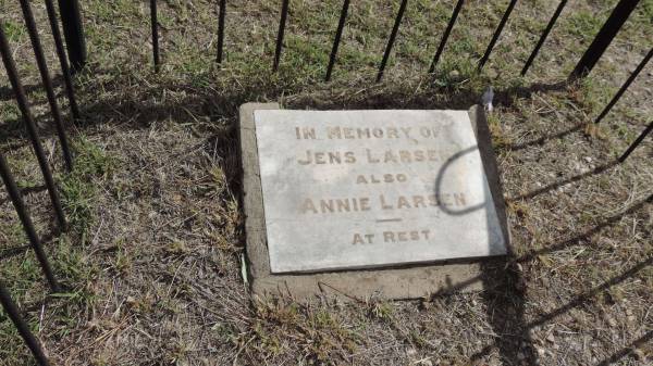 Jens LARSEN  |   | Annie LARSEN  |   | Peak Downs Memorial Cemetery / Capella Cemetery  | 