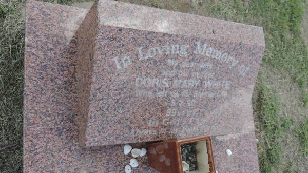 Doris Mary WHITE  | d: 5 Feb 1990 aged 89  |   | Peak Downs Memorial Cemetery / Capella Cemetery  | 