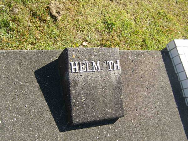 Helmuth?;  | Mum?;  | Pimpama Island cemetery, Gold Coast  | 