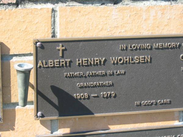 Albert Henry WOHLSEN,  | father father-in-law grandfather,  | 1908 - 1979;  | Olga WOHLSEN,  | mother mother-in-law grandmother,  | 1919 - 2000;  | Pimpama Island cemetery, Gold Coast  | 