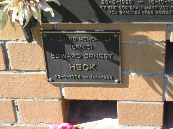Edward Ernest (Ernie) HECK,  | 23-1-1904 - 1-1-1996;  | Pimpama Island cemetery, Gold Coast  | 