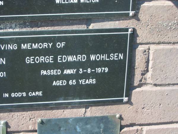 Ruth WOHLSEN,  | died 19-3-2001 aged 78 years;  | George Edward WOHLSEN,  | died 3-8-1979 aged 65 years;  | Pimpama Island cemetery, Gold Coast  | 