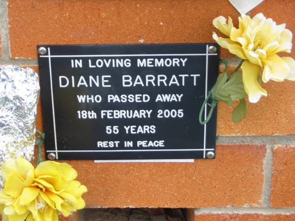 Diane BARRATT,  | died 18 Feb 2005 aged 55 years;  | Pimpama Uniting cemetery, Gold Coast  | 
