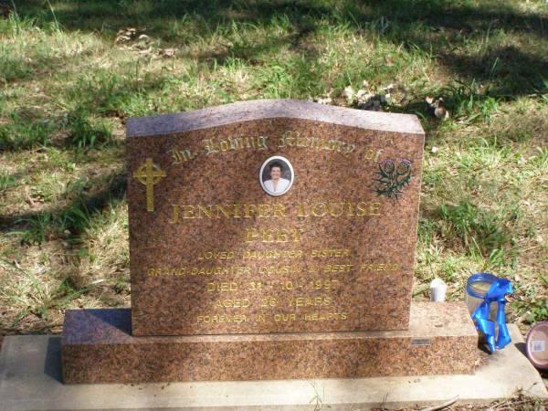 Jennifer Louise PEET,  | daughter sister grand-daughter cousin,  | died 31-10-1997 aged 26 years;  | Pine Mountain Catholic (St Michael's) cemetery, Ipswich  | 