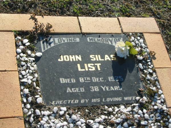 John Silas LIST,  | died 8 Dec 1925 aged 38 years,  | erected by wife;  | Polson Cemetery, Hervey Bay  | 