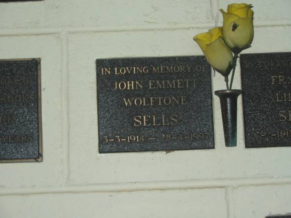 John Emmett Wolftone SELLS,  | 3-3-1914 - 28-4-1997;  | Polson Cemetery, Hervey Bay  | 