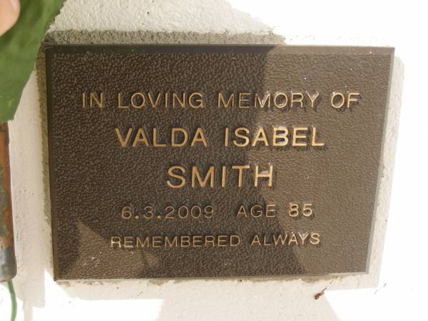 Valda Isabel SMITH,  | died 6-3-2009 aged 85 years;  | Polson Cemetery, Hervey Bay  | 