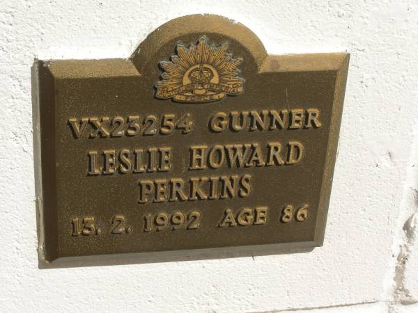 Leslie Howard PERKINS,  | died 13-2-1992 aged 86 years;  | Polson Cemetery, Hervey Bay  | 