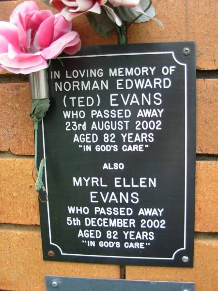 Norman David (Ted) EVANS,  | died 23 Aug 2002 aged 82 years;  | Myrl Ellen EVANS,  | died 5 Dec 2002 aged 82 years;  | Rosewood Uniting Church Columbarium wall, Ipswich  | 