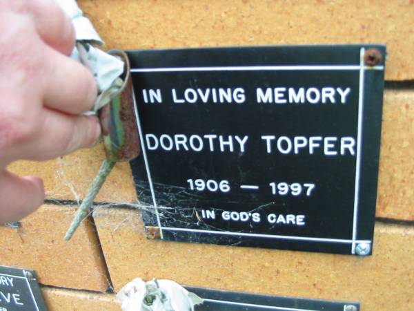 Dorothy TOPPER,  | 1906 - 1997;  | Rosewood Uniting Church Columbarium wall, Ipswich  | 