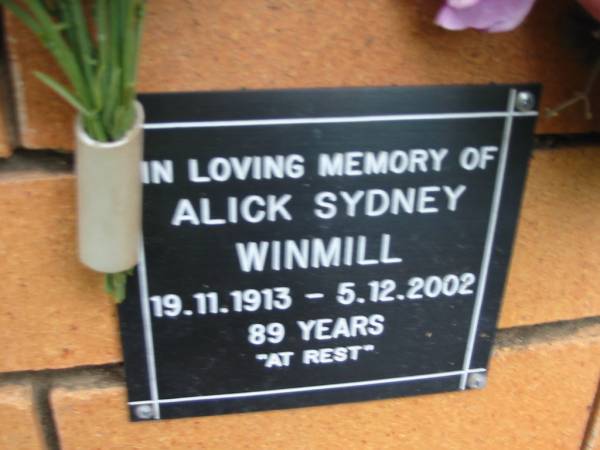 Alick Sydney WINMILL,  | 19-11-1913 - 5-12-2002 aged 89 years;  | Rosewood Uniting Church Columbarium wall, Ipswich  | 