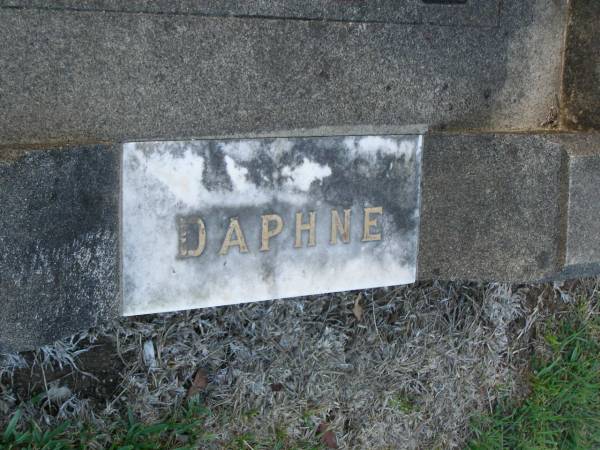 Daphne Vera ARMSTRONG,  | daughter sister,  | died 20 Sept 1943 aged 7 years;  | Bald Hills (Sandgate) cemetery, Brisbane  | 