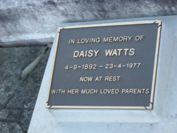 Daisy WATTS,  | 4-9-1892 - 23-4-1977,  | with parents;  | Bald Hills (Sandgate) cemetery, Brisbane  | 