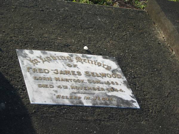 Fred James SELWOOD,  | born Martock Som 1883,  | died 4 Nov 1944;  | Bald Hills (Sandgate) cemetery, Brisbane  | 