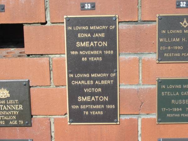 Edna Jane SMEATON  | 16 Nov 1988 aged 66 yrs,  |   | Charles Albert Victor SMEATON  | 10 Sep 1995 aged 76 yrs  |   | Sherwood (Anglican) Cemetery, Brisbane  | 